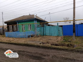 Продаётся 2-х комн. квартира с печным-водяным отопл. по ул. Базарная.