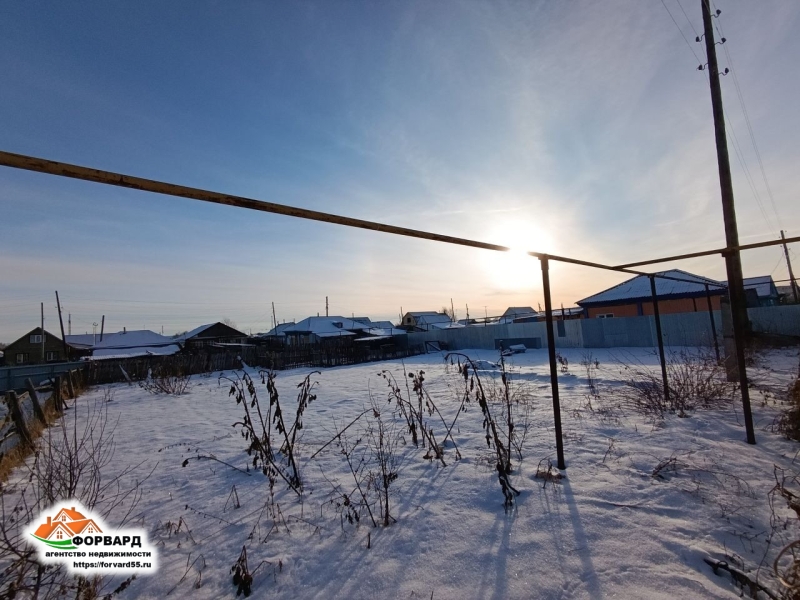 Продаётся земельный участок 617 кв.м. в собств-ти (межевание) по ул. Коммунистической. 