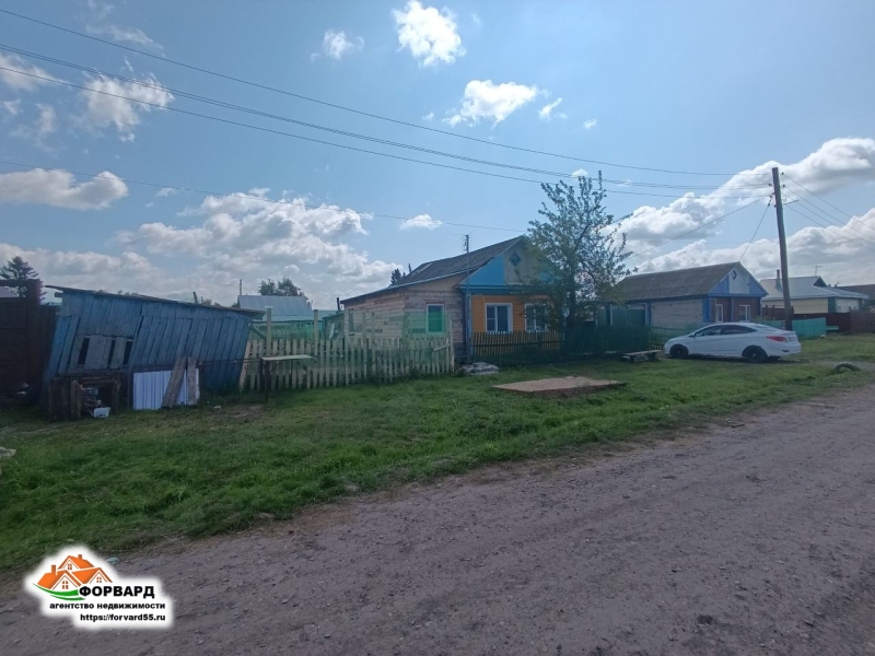 Продаётся 3-х комн. дом с газ. отопл. по ул. Коммунистической.
